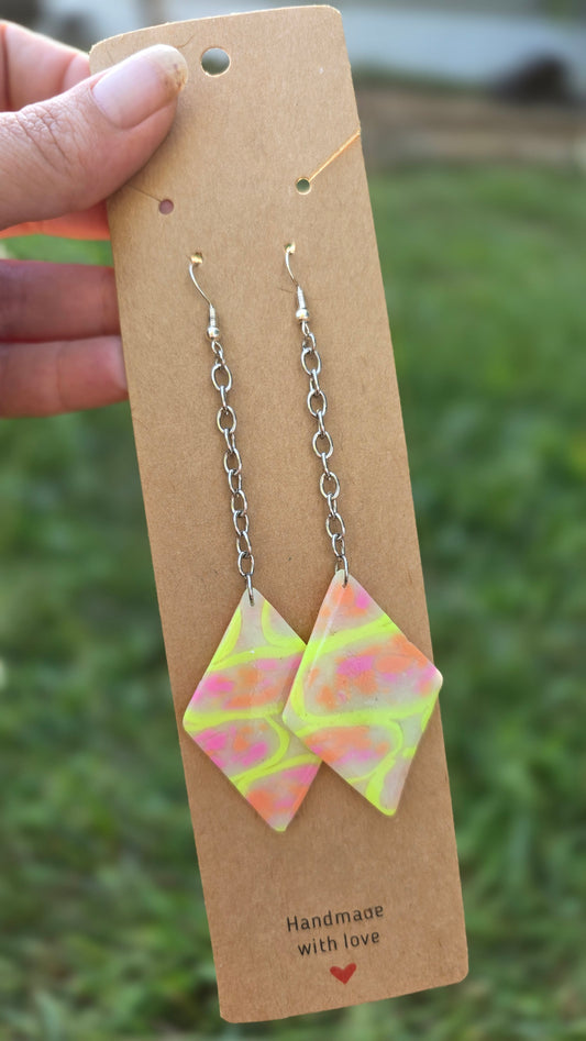 Dangling Diamonds